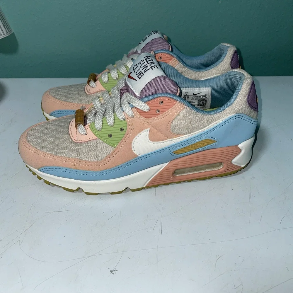 Size 7 womens - Nike Air Max 90 Sun Club
